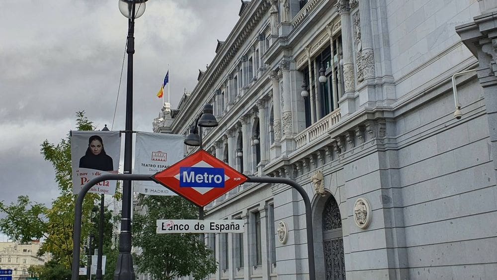 Banco de España metro station